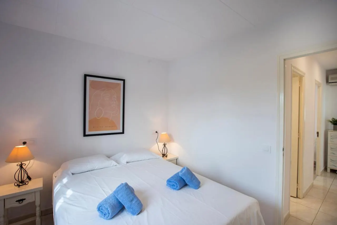 2011 Casa De Planta Baja Con Piscina Y Amarre By Homeselectspain Empuriabrava Villa
