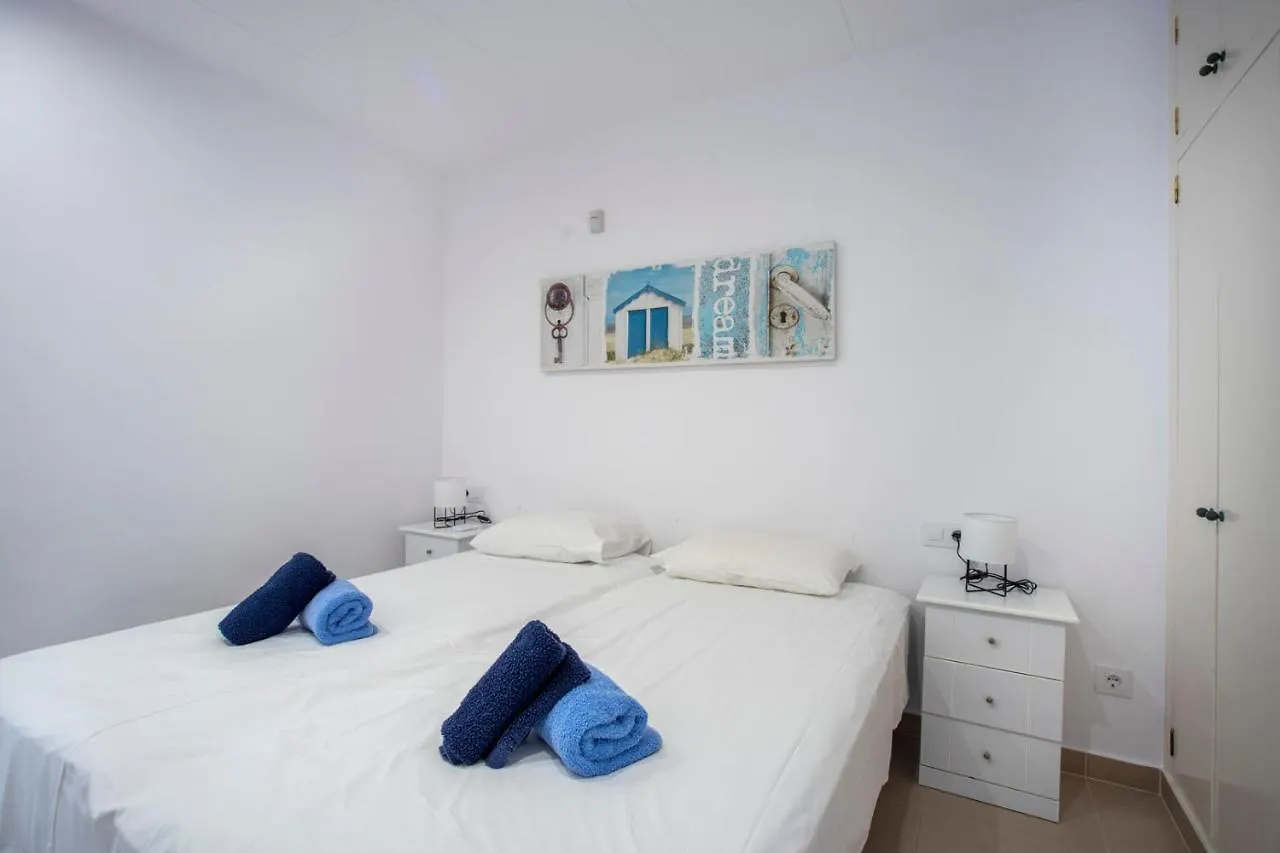 2011 Casa De Planta Baja Con Piscina Y Amarre By Homeselectspain Empuriabrava Villa
